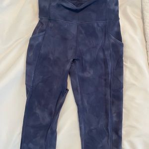 Invigorate diamond dye blue leggings